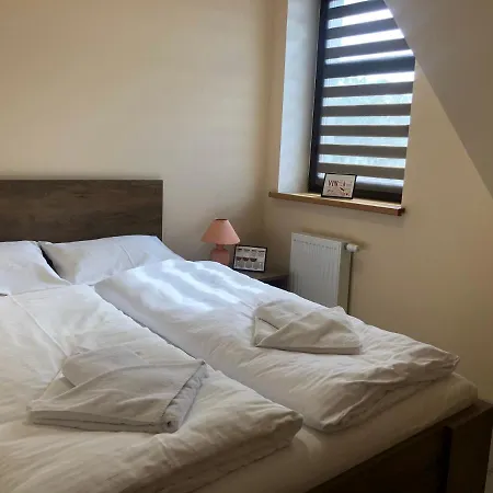 Alicja Апартаменты Дзержонюв