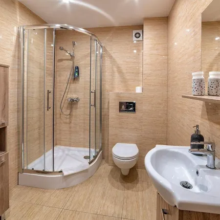 Alicja * Дзержонюв