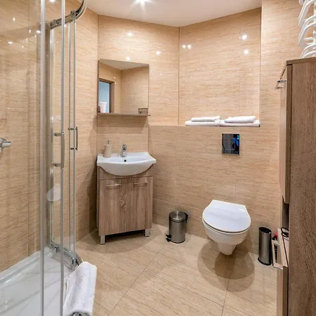 Alicja * Дзержонюв