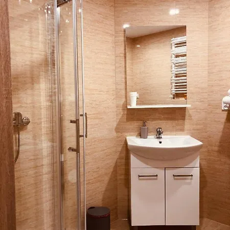 Alicja * Дзержонюв